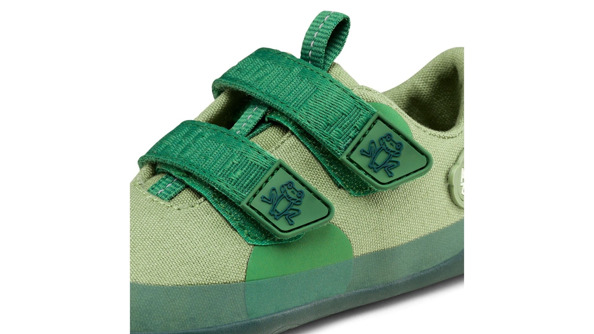 Affenzahn Sneaker Cotton Lucky - Frog dětská barefoot bota s textilním vrchem a flexibilní gumovou podrážkou zelené barvy.