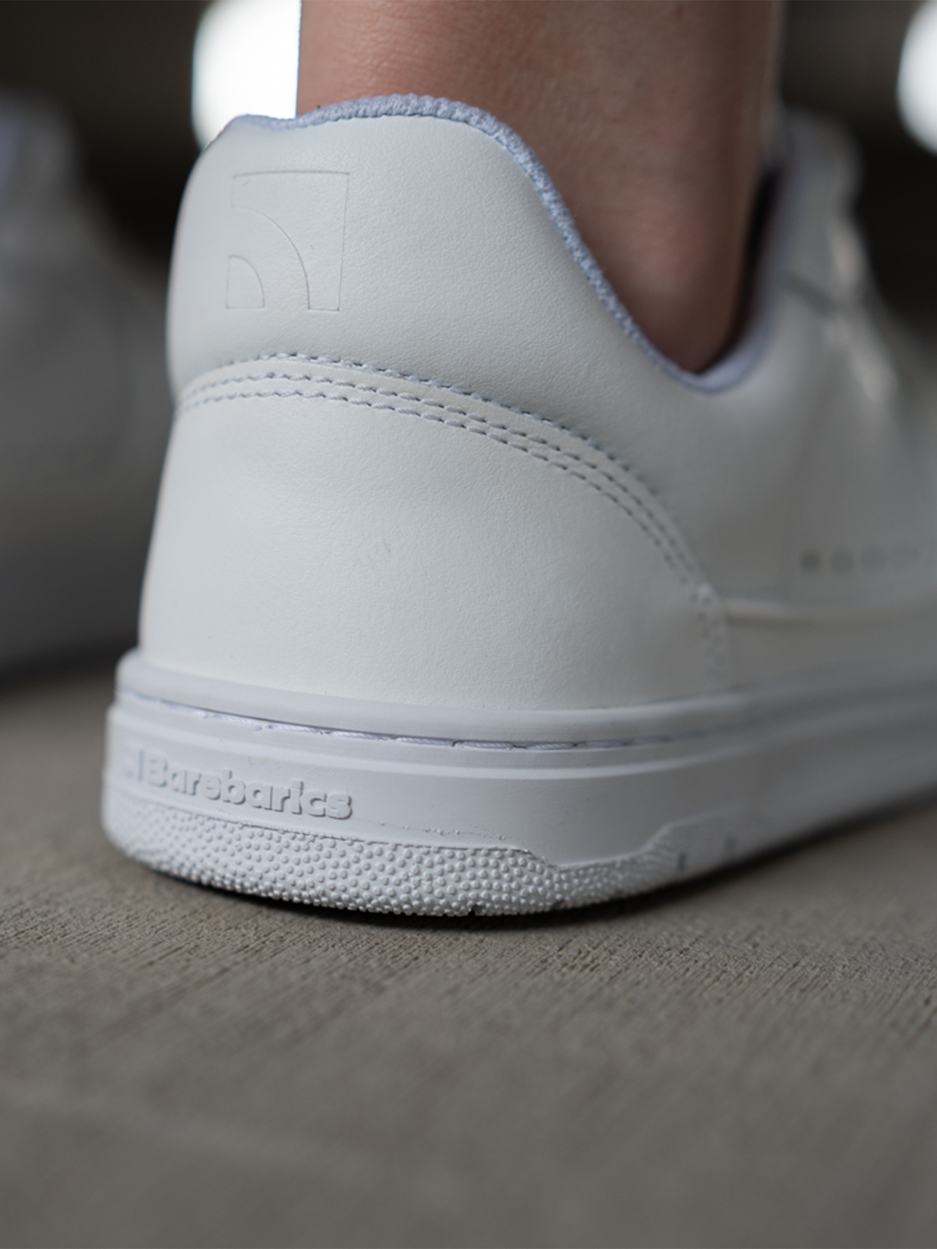 Barefoot boty Barebarics Arise - All White celé bílé detail paty