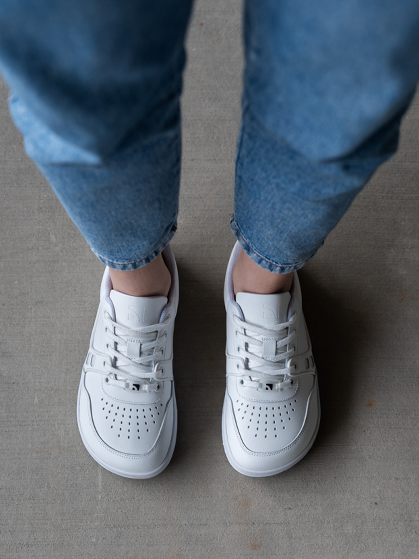 Barefoot boty Barebarics Arise - All White celé bílé pohled na obuté boty shora