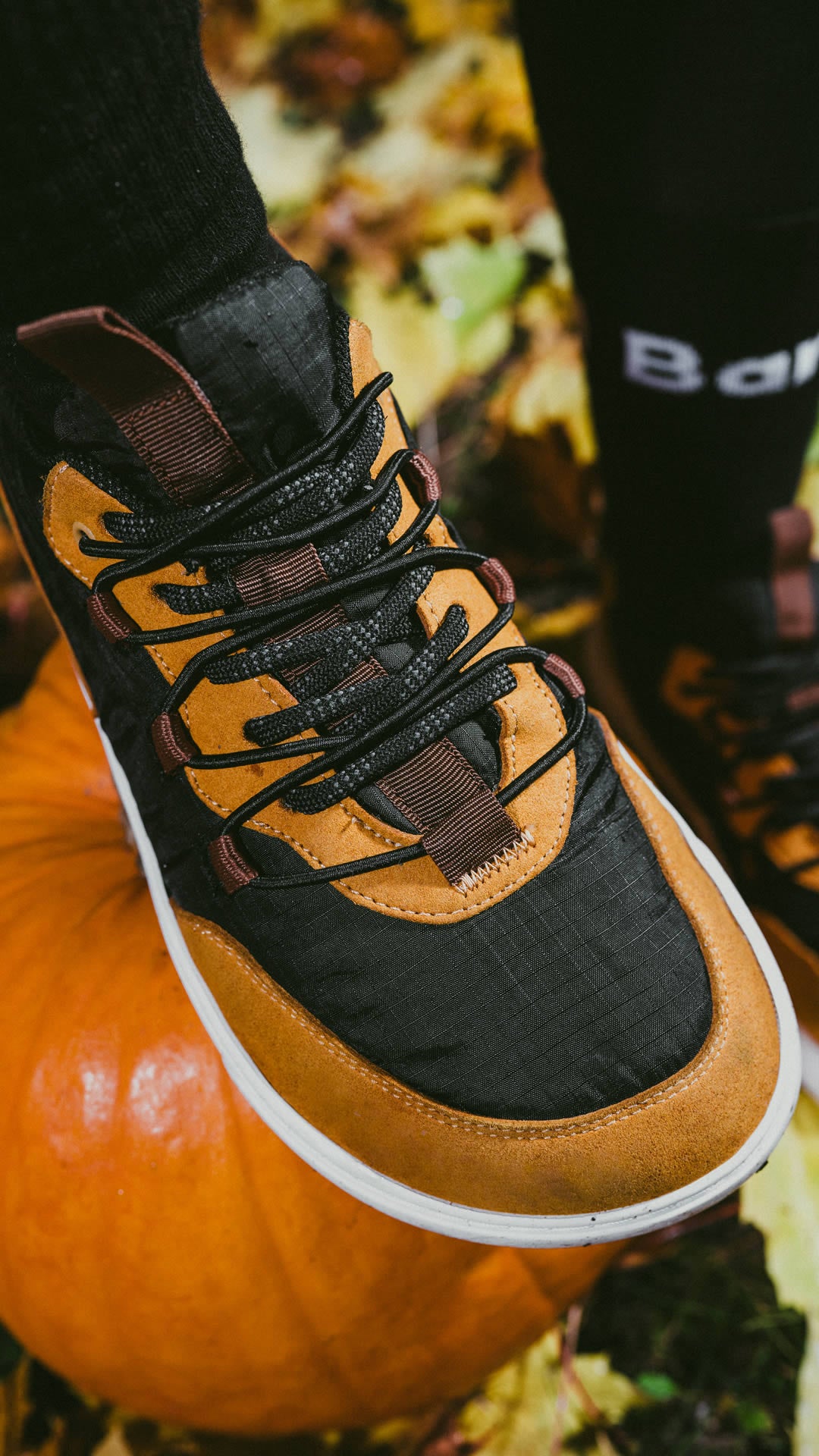 Barebarics Revive Golden Yellow & Black - tkaničky