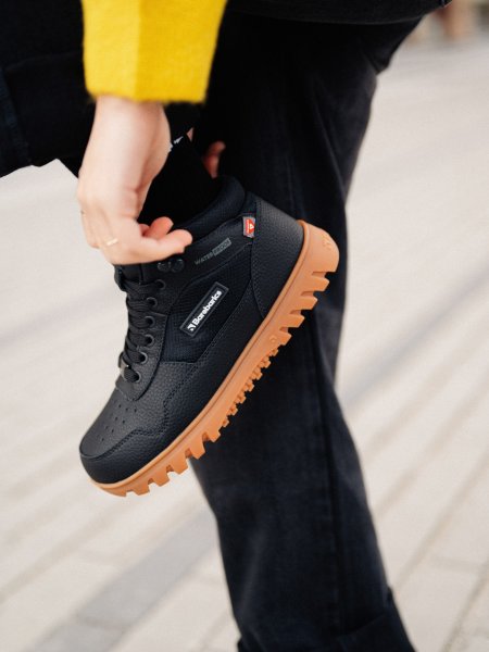 Barebarics UrbanEdge - Black dámské barefoot boty se širokou špičkou a flexibilní podrážkou pro zimní období.