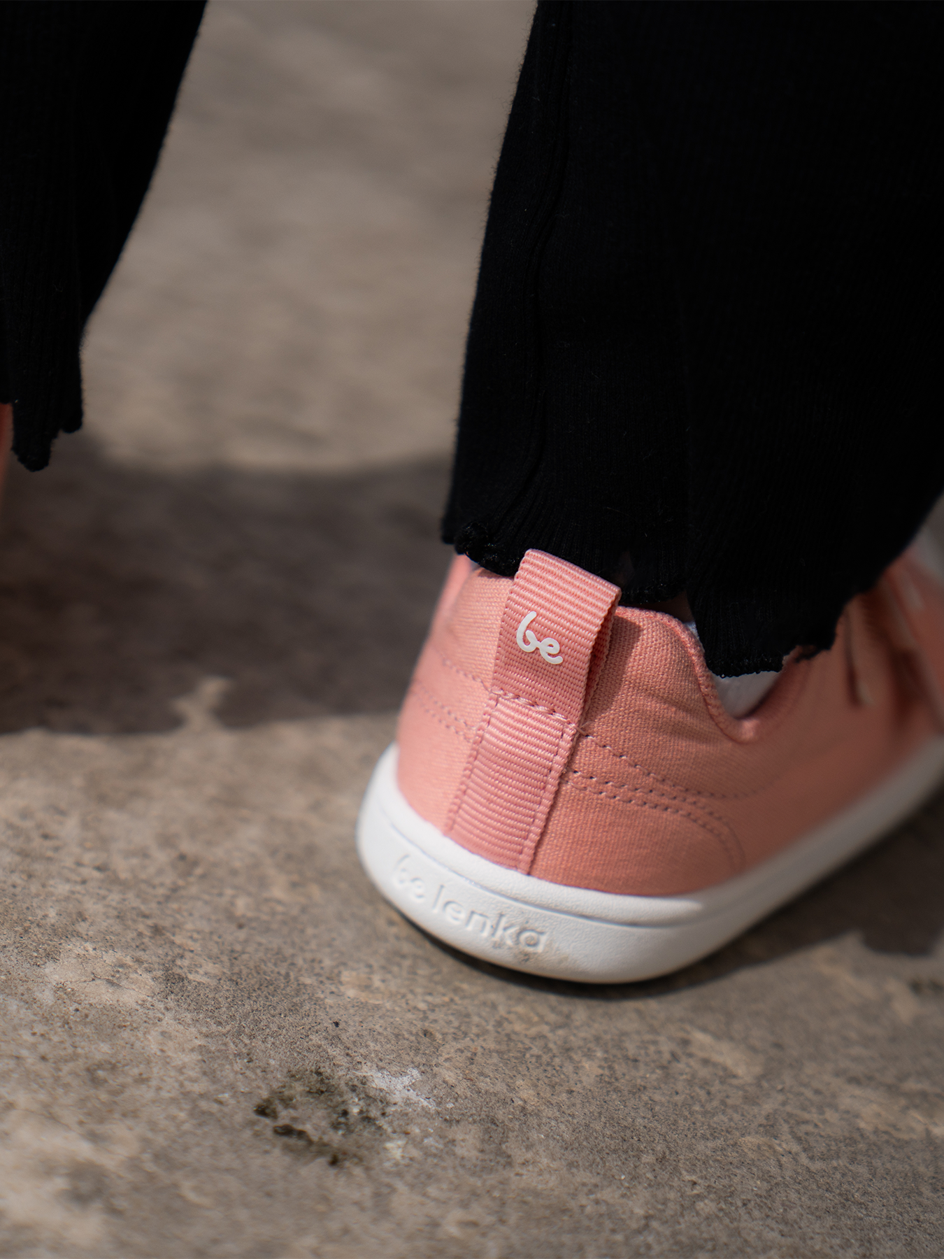 Be Lenka canvi coral pink - detail na patu