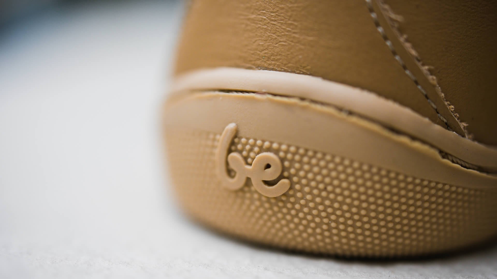 Be Lenka Cityscape Salted Caramel Brown - detail loga