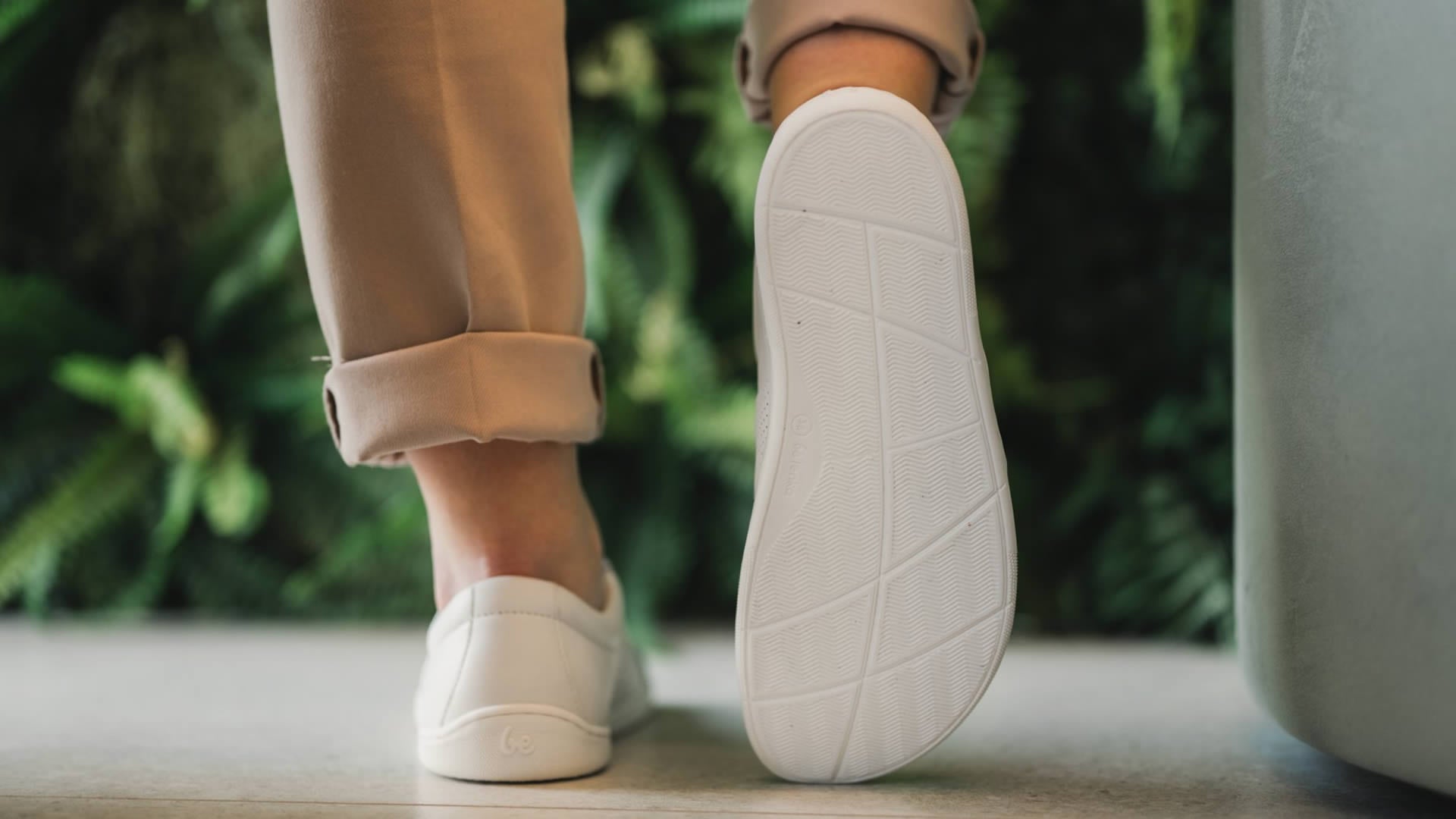 Be Lenka Elite All White - pravá podrážka