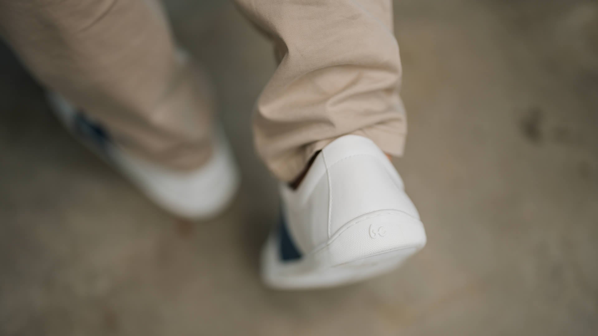 Be Lenka Elite White & Dark Blue - ze zadu