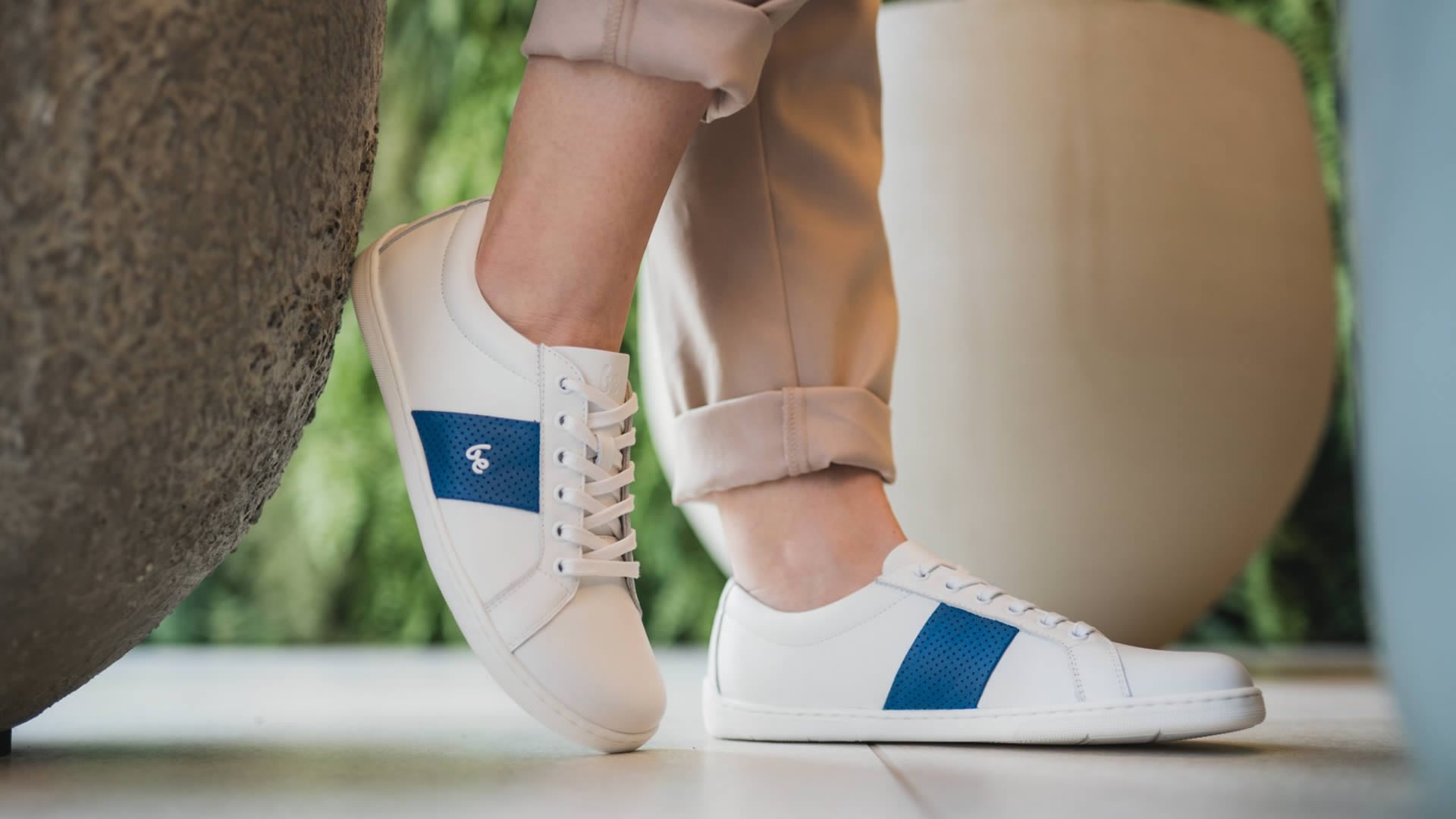 Be Lenka Elite White & Dark Blue - pravý bok