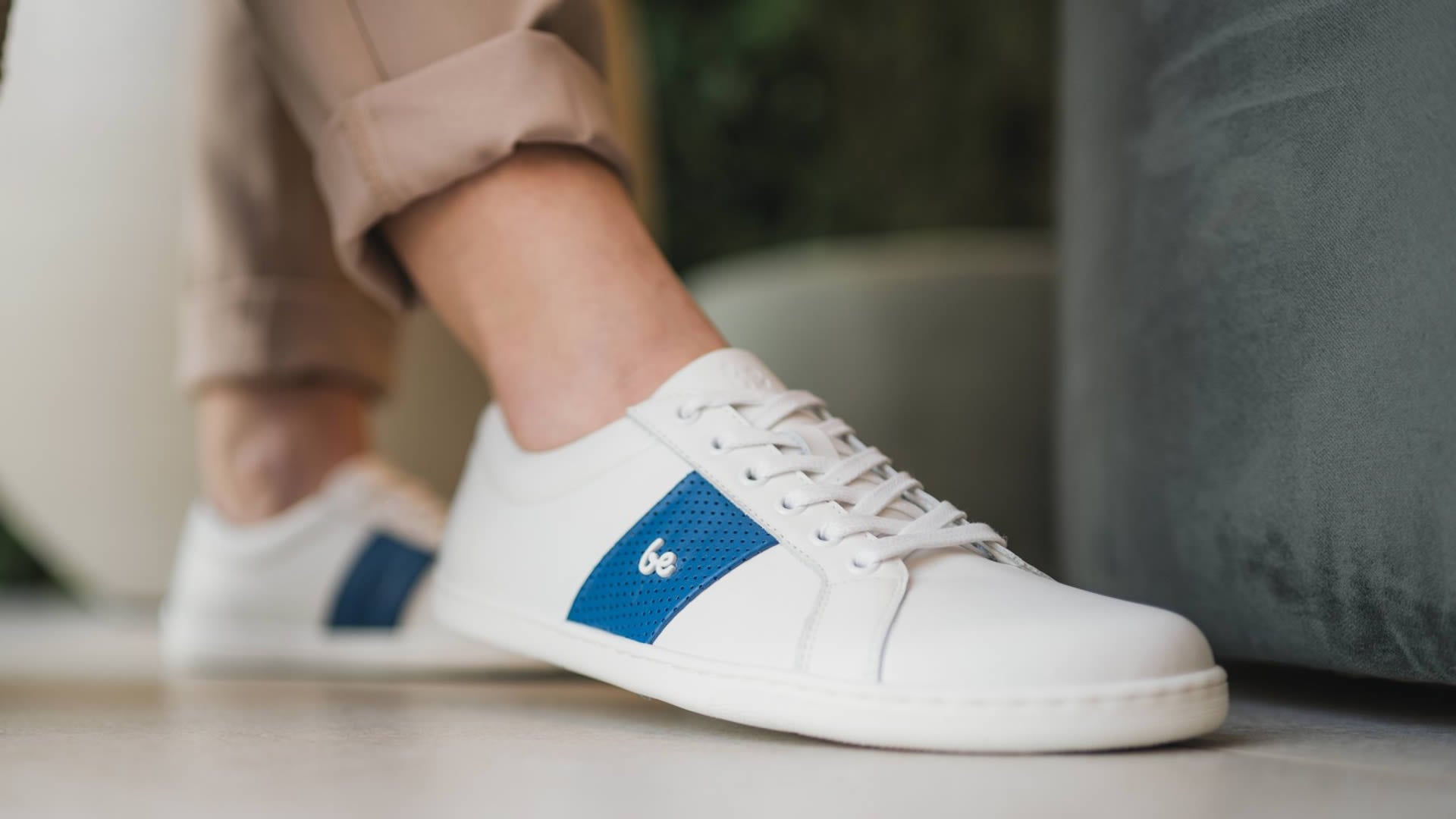 Be Lenka Elite White & Dark Blue - pohled z prava