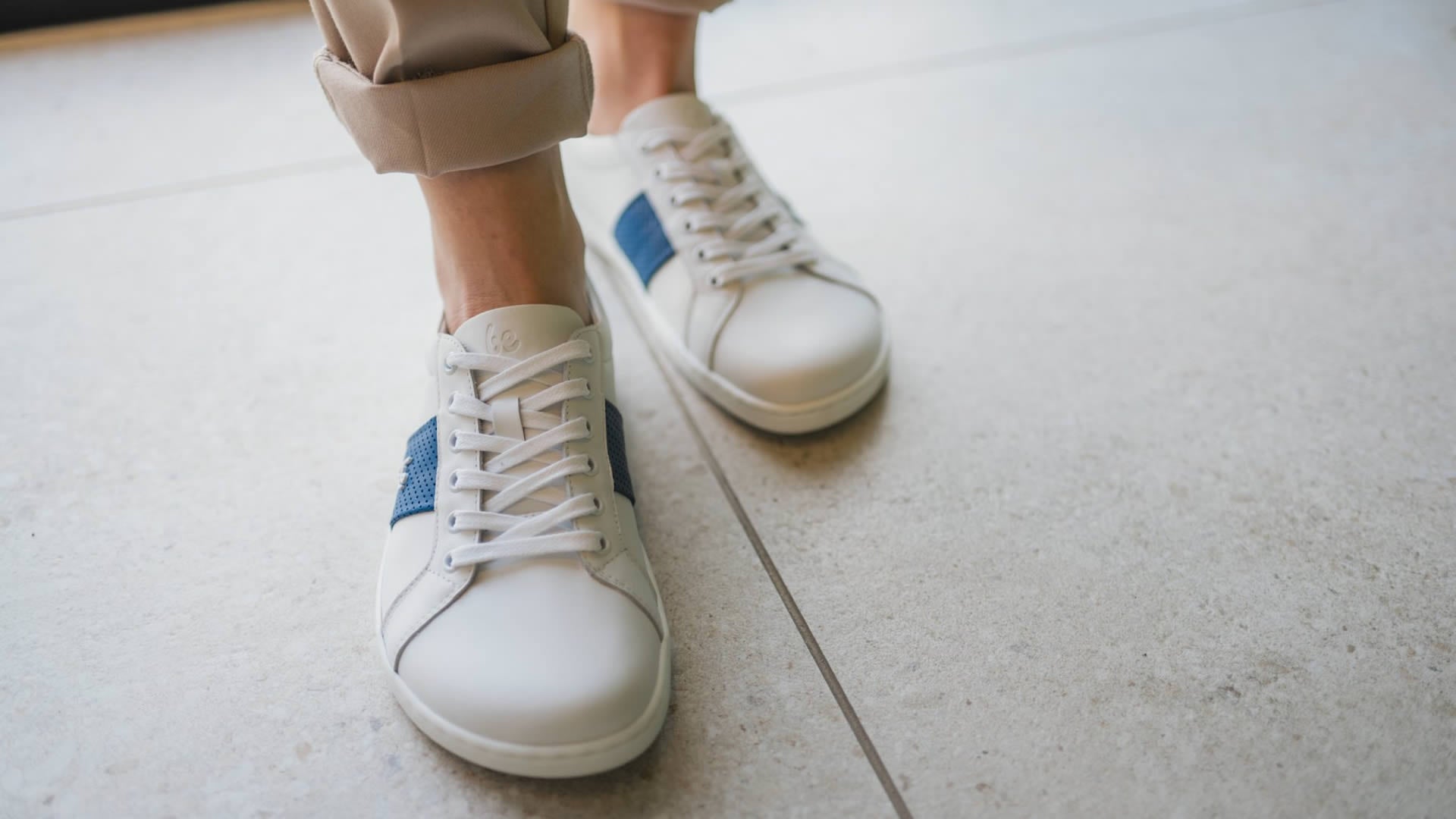 Be Lenka Elite White & Dark Blue - ze předu