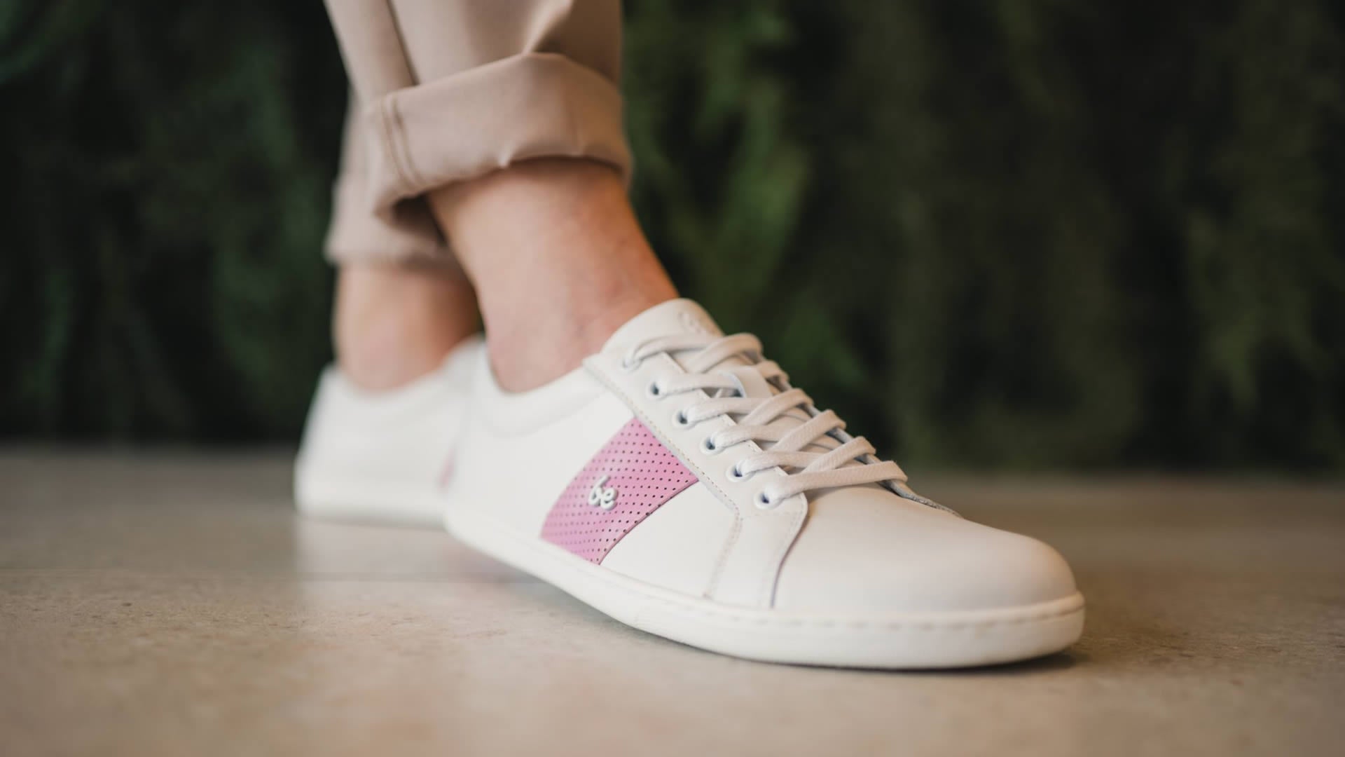 Be Lenka Elite White & Pink - levá strana