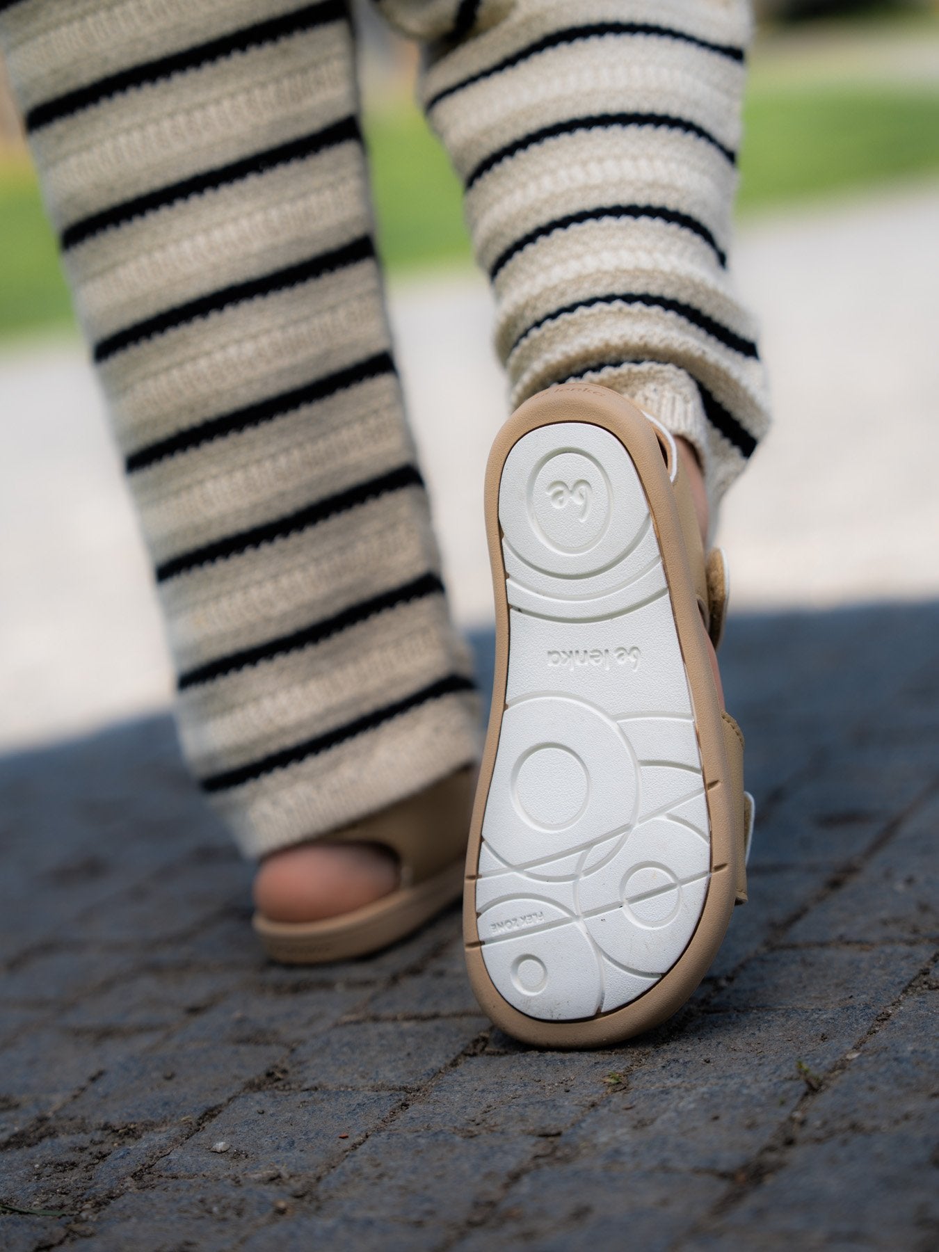 Be Lenka Miami light brown - pravá podrážka