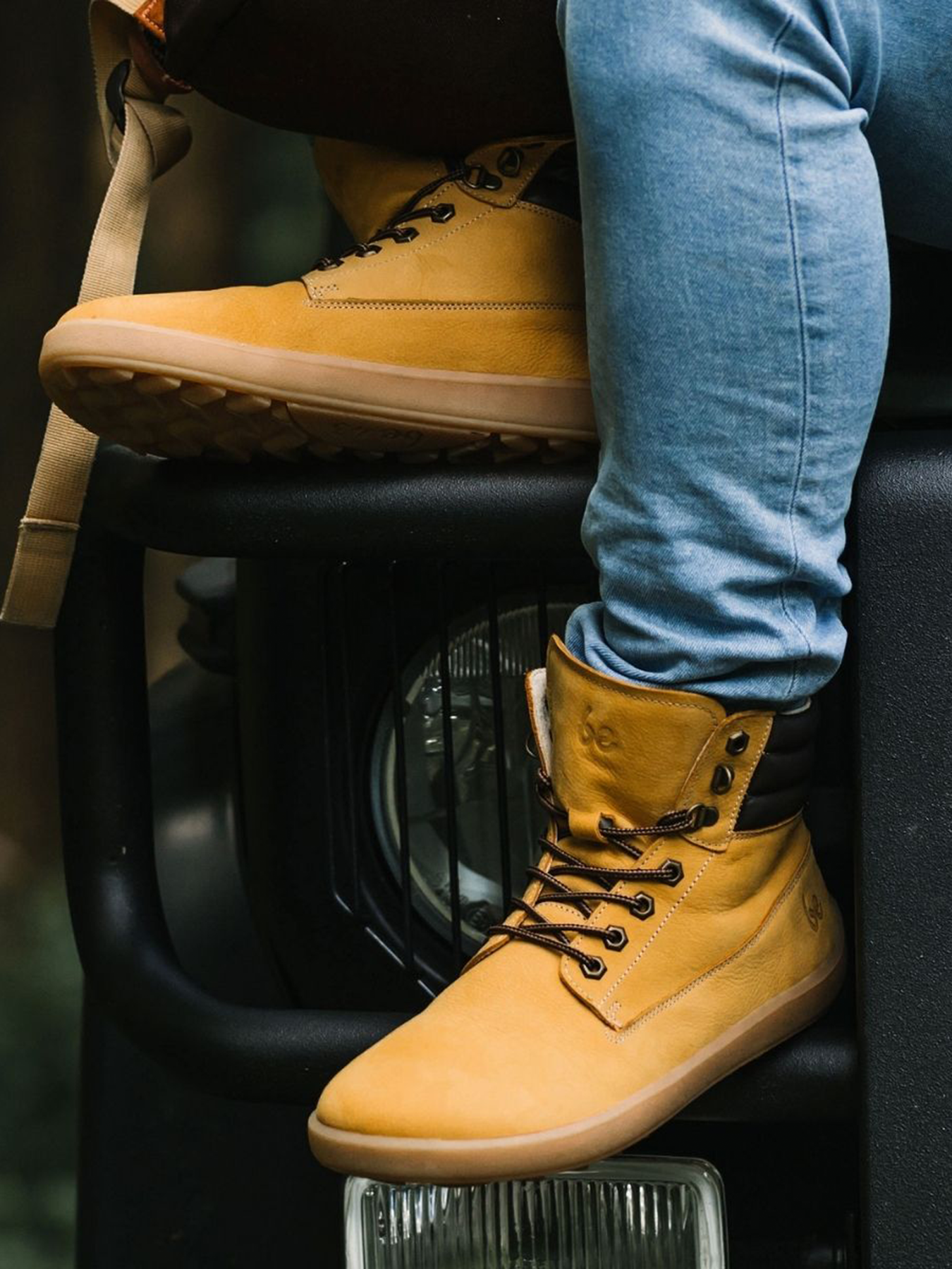 Kožené podzimní kotníkové barefoot boty Be Lenka Nevada Neo - Mustard béžové pohled na obuté boty zleva