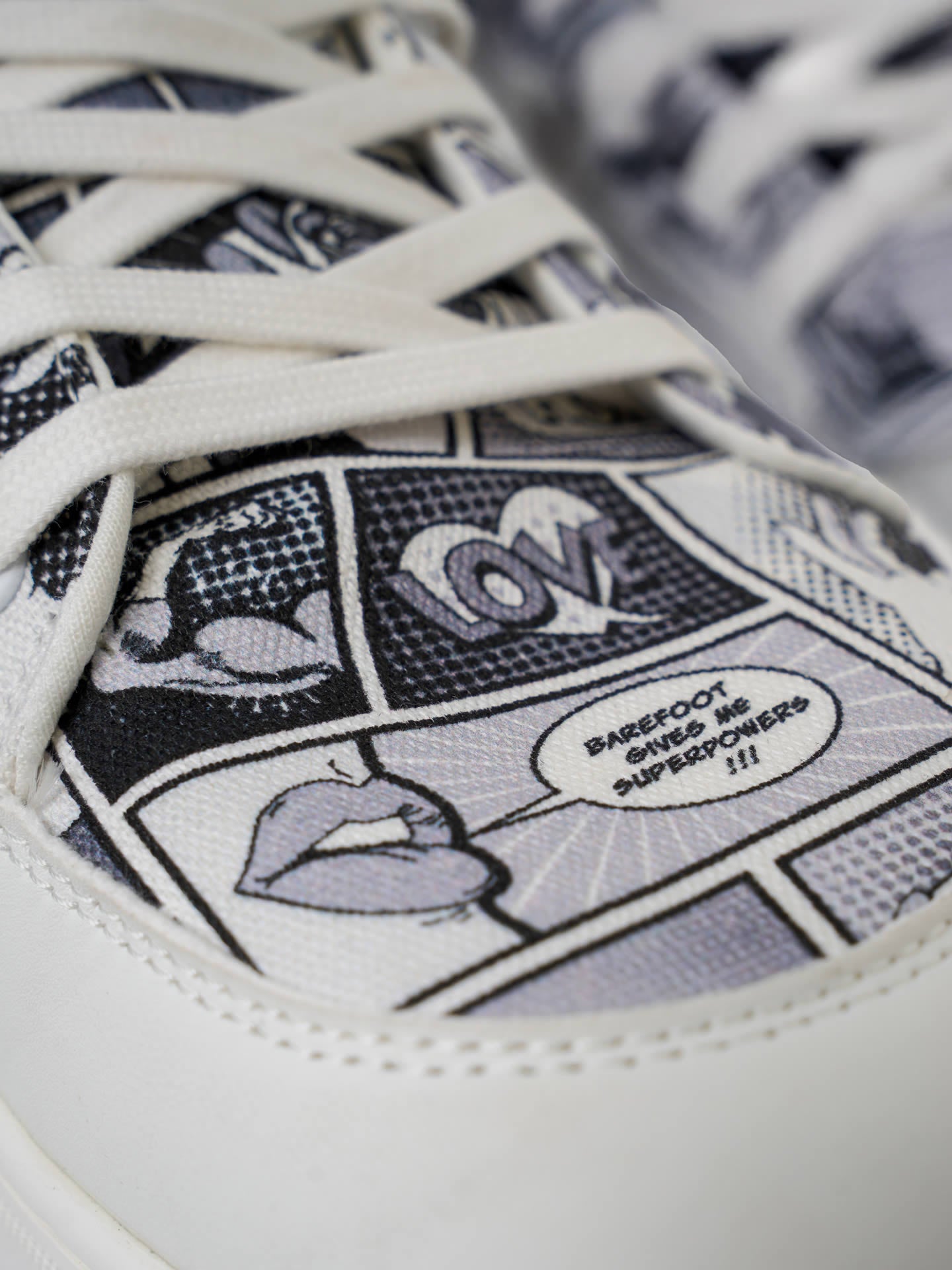 Be Lenka Rebound - Comics Black & White