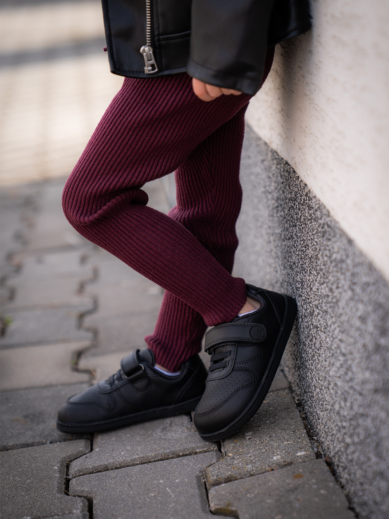 Be Lenka Scoot all black - levý bok
