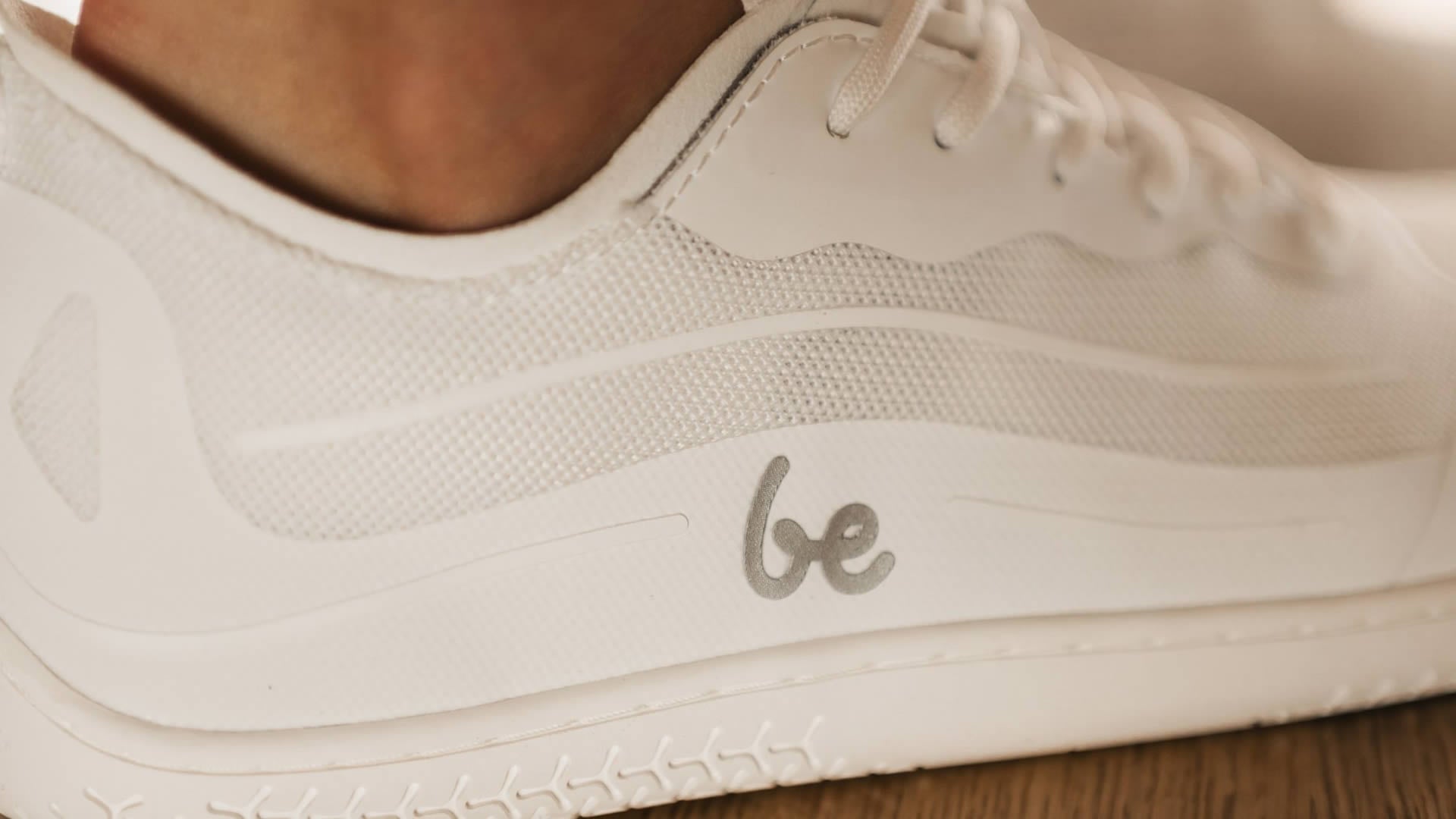 Be Lenka Velocity All White - detail loga