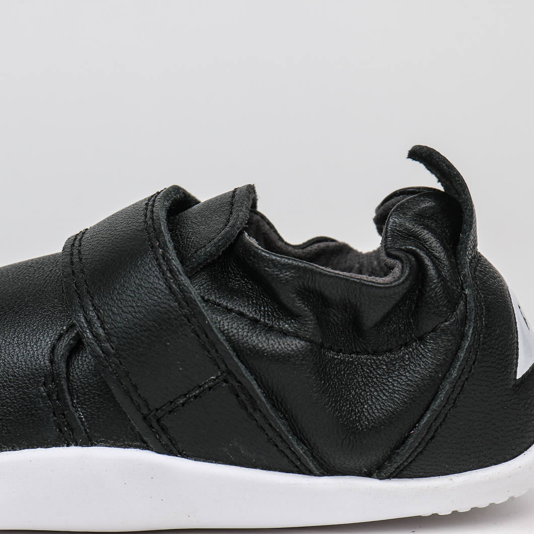 Bobux Xplorer Go Black - detail kolem kotníku