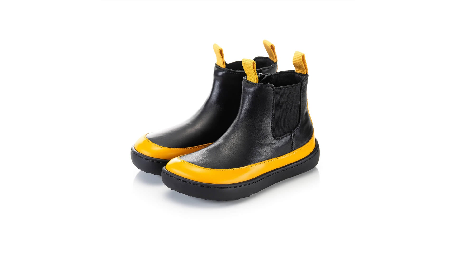 Shapen Chelsea Victory Mini Black-Yellow dětské černo-žluté, kotníkové boty s elastickým bokem, zipem a poutko na stahování zpředu zleva