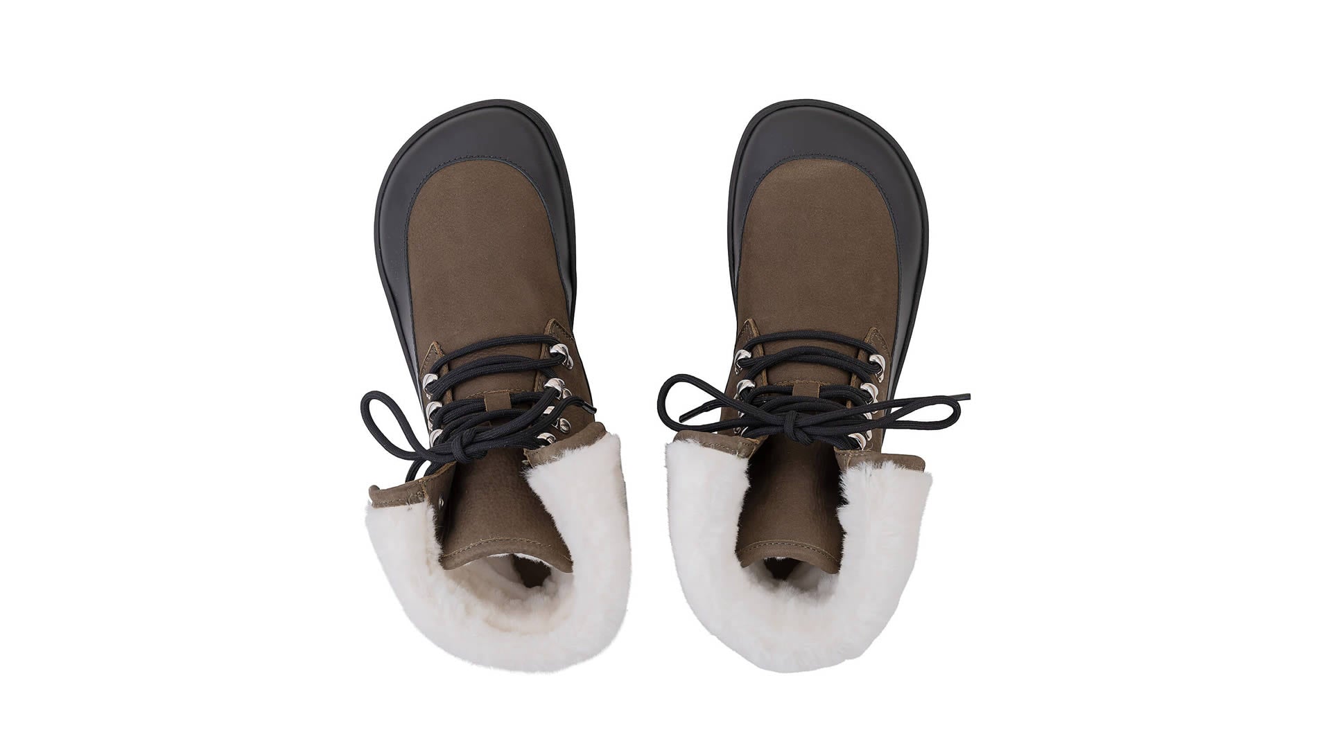Pohled shora na Shapen Lynx 2.0 Dark Green – široká špička barefoot bot pro maximální pohodlí.